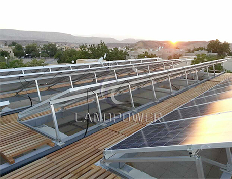 중동의 100KW 평평한 지붕 태양 전지판